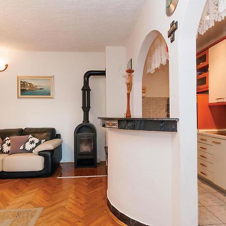 Lovely Apartment In Rovanjska With House Sea View Екстериор снимка
