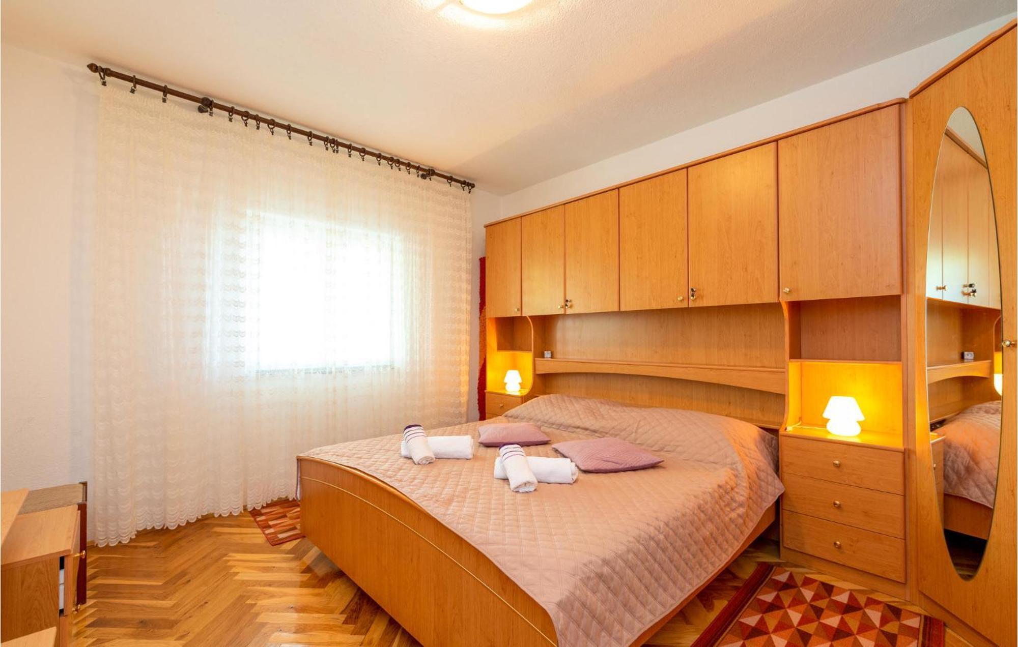 Lovely Apartment In Rovanjska With House Sea View Екстериор снимка