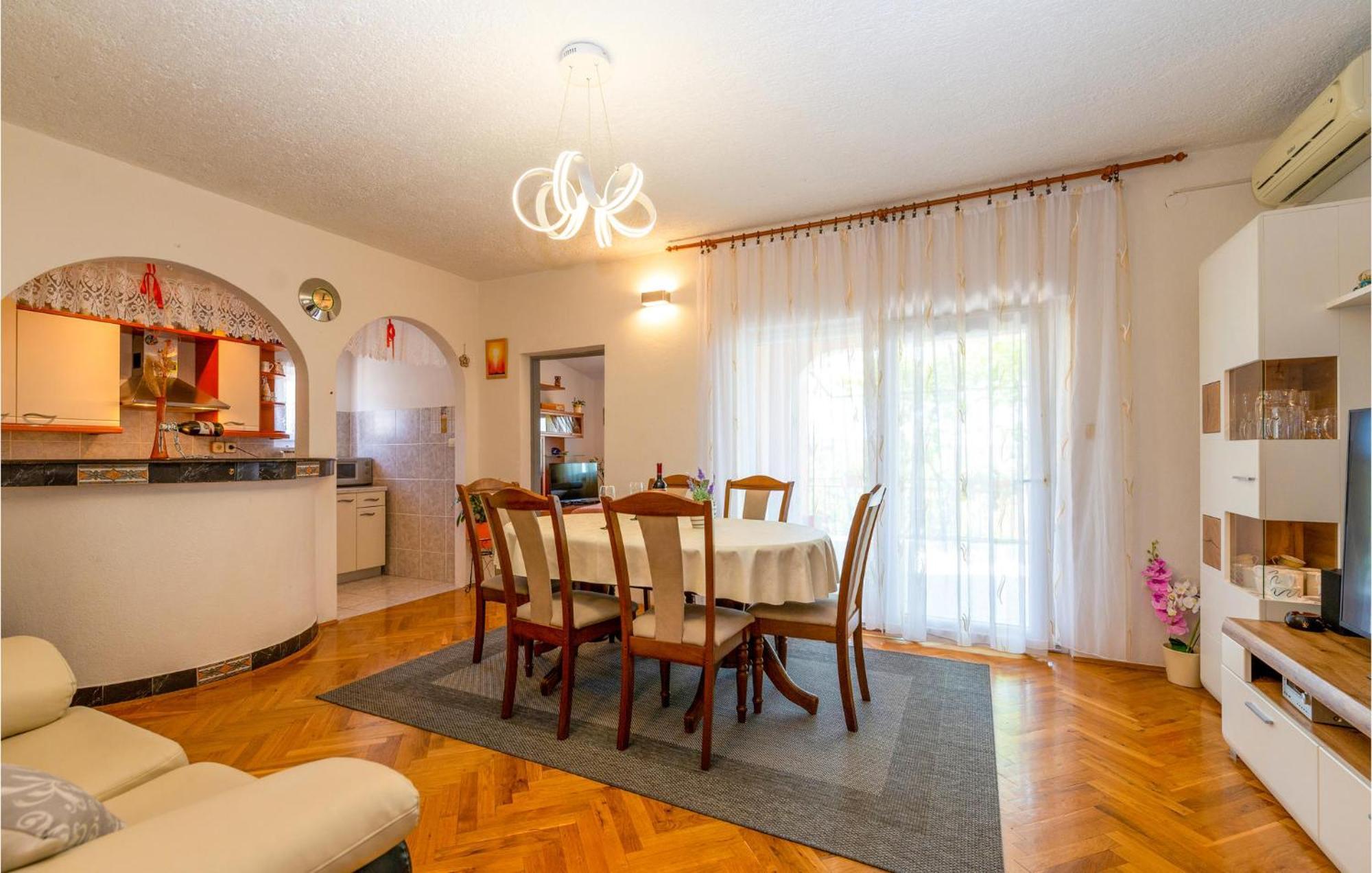 Lovely Apartment In Rovanjska With House Sea View Екстериор снимка