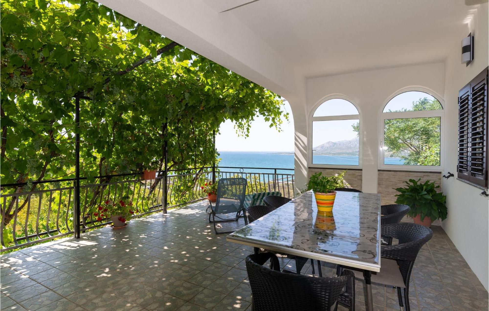 Lovely Apartment In Rovanjska With House Sea View Екстериор снимка