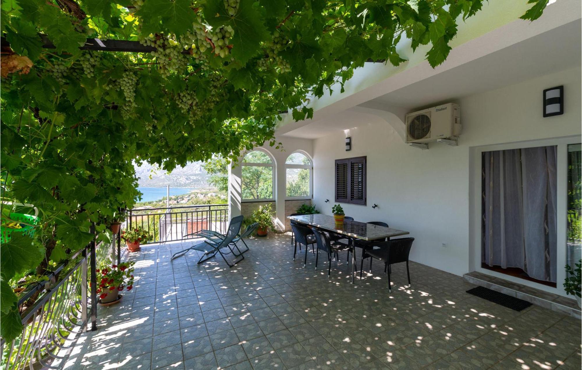 Lovely Apartment In Rovanjska With House Sea View Екстериор снимка